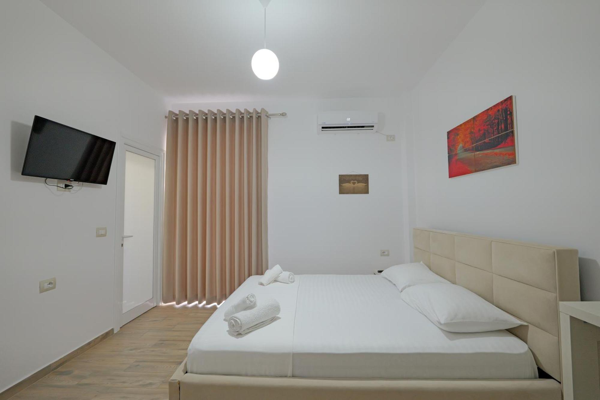 Veliaj Hotel