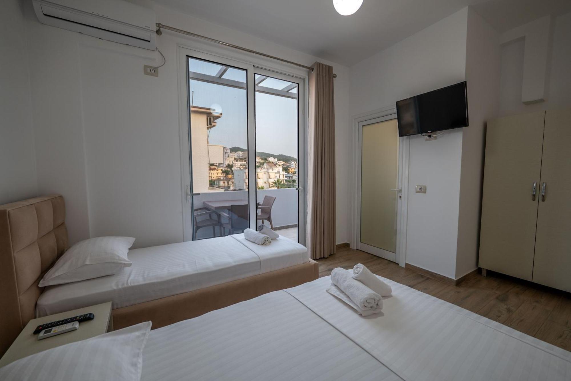 Veliaj Hotel Ksamil