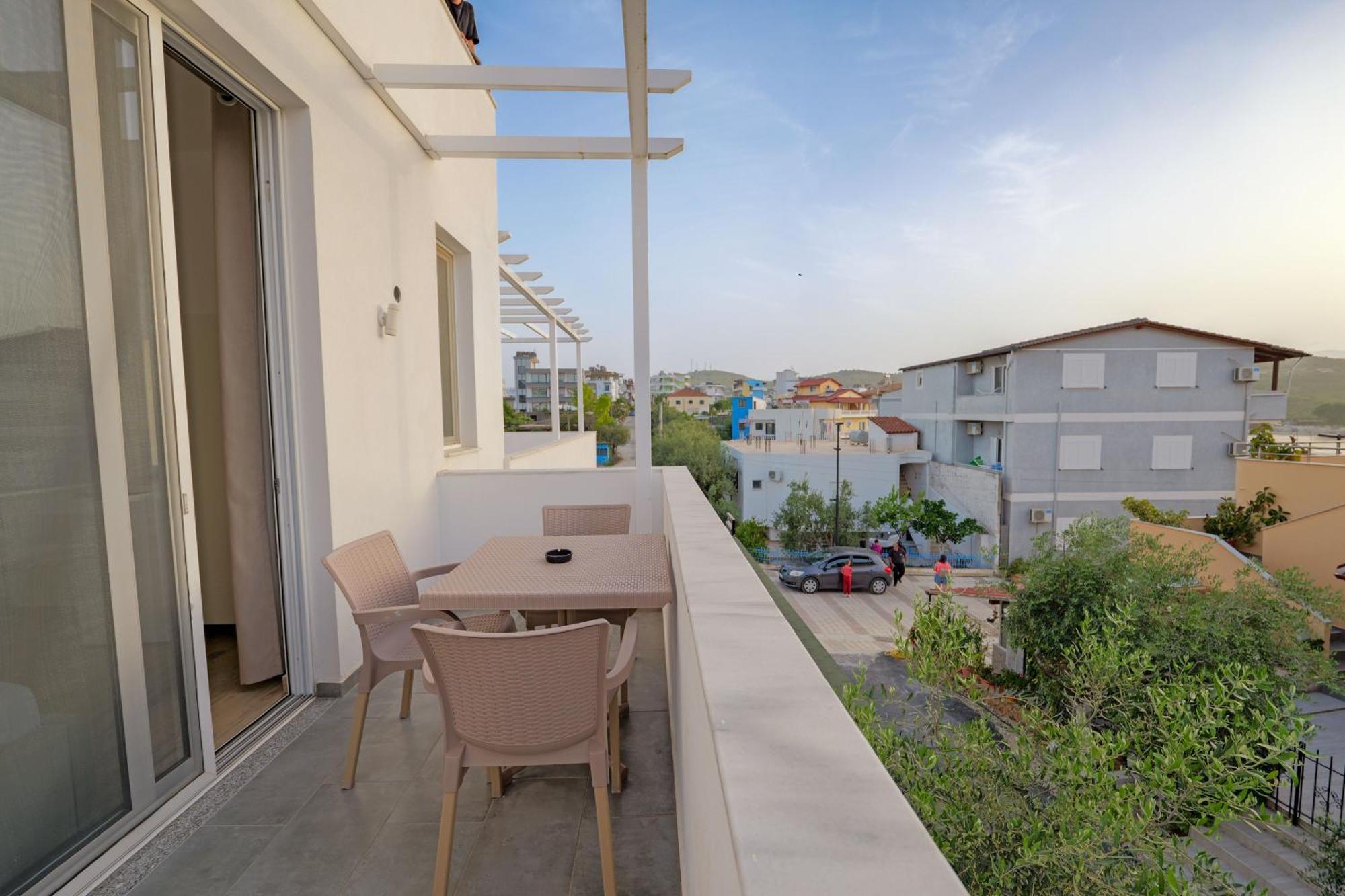 Veliaj Hotel 3*
