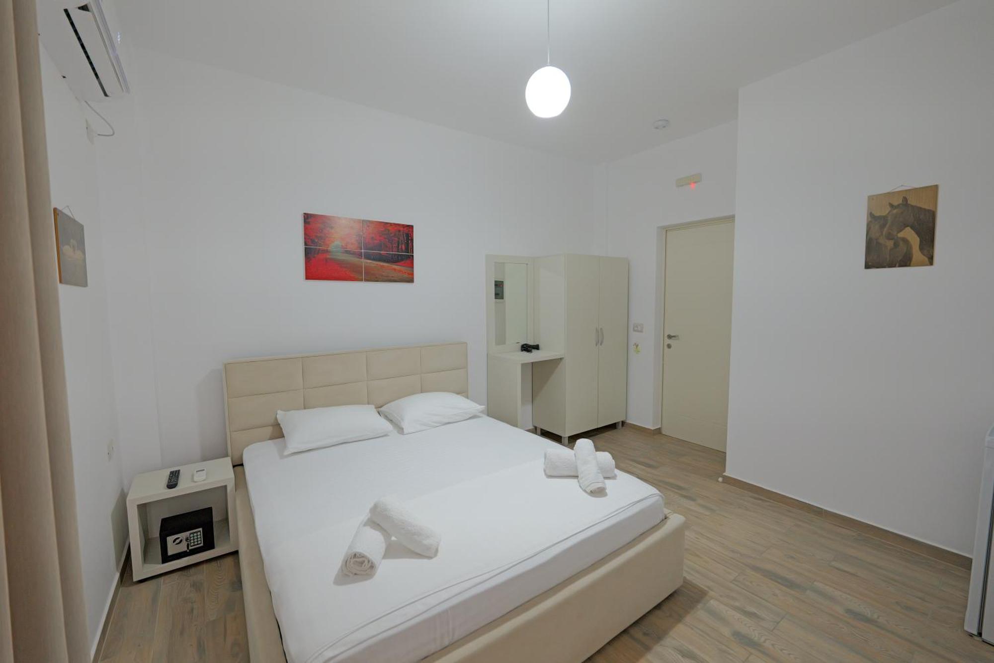 Veliaj 3* Ksamil