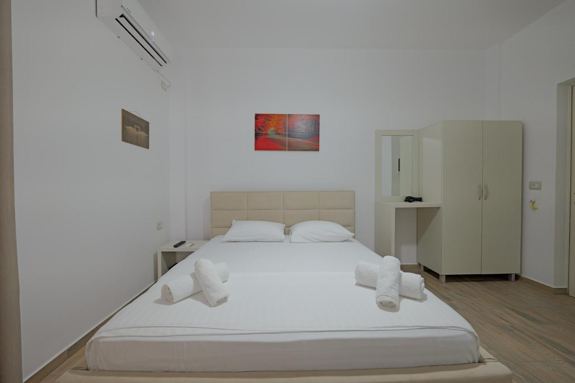 Veliaj Hotel 3*