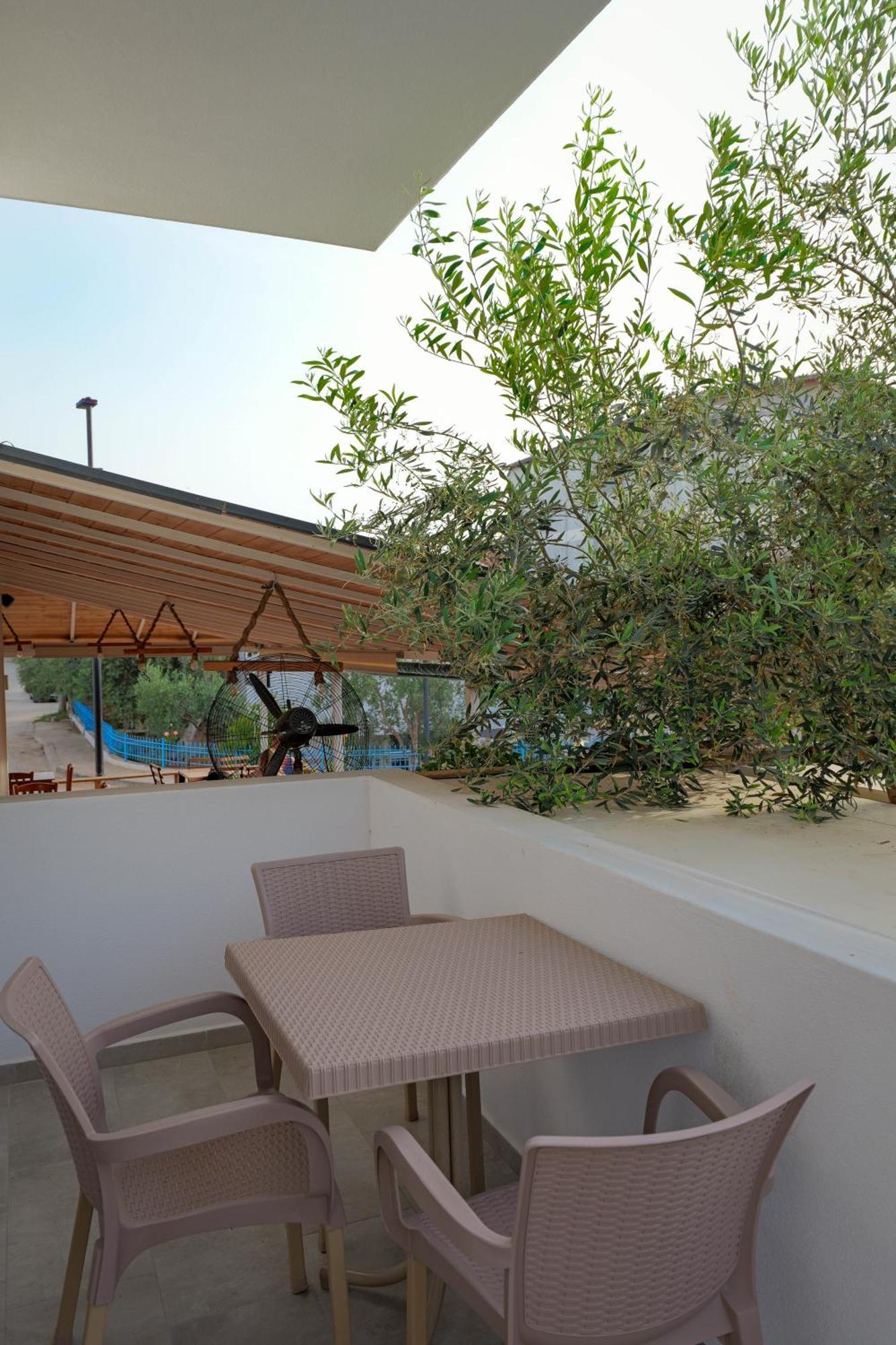 Veliaj Hotel Ksamil