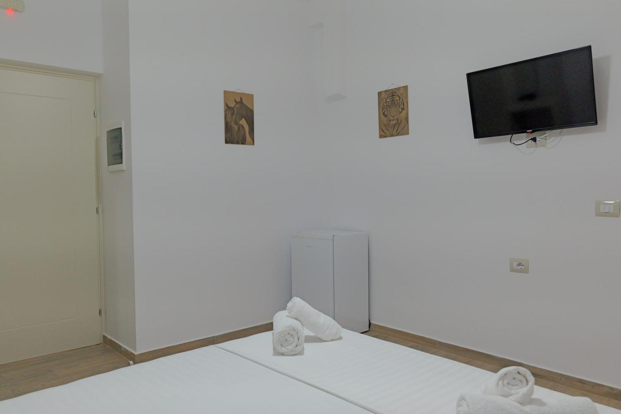 Veliaj Hotel 3*