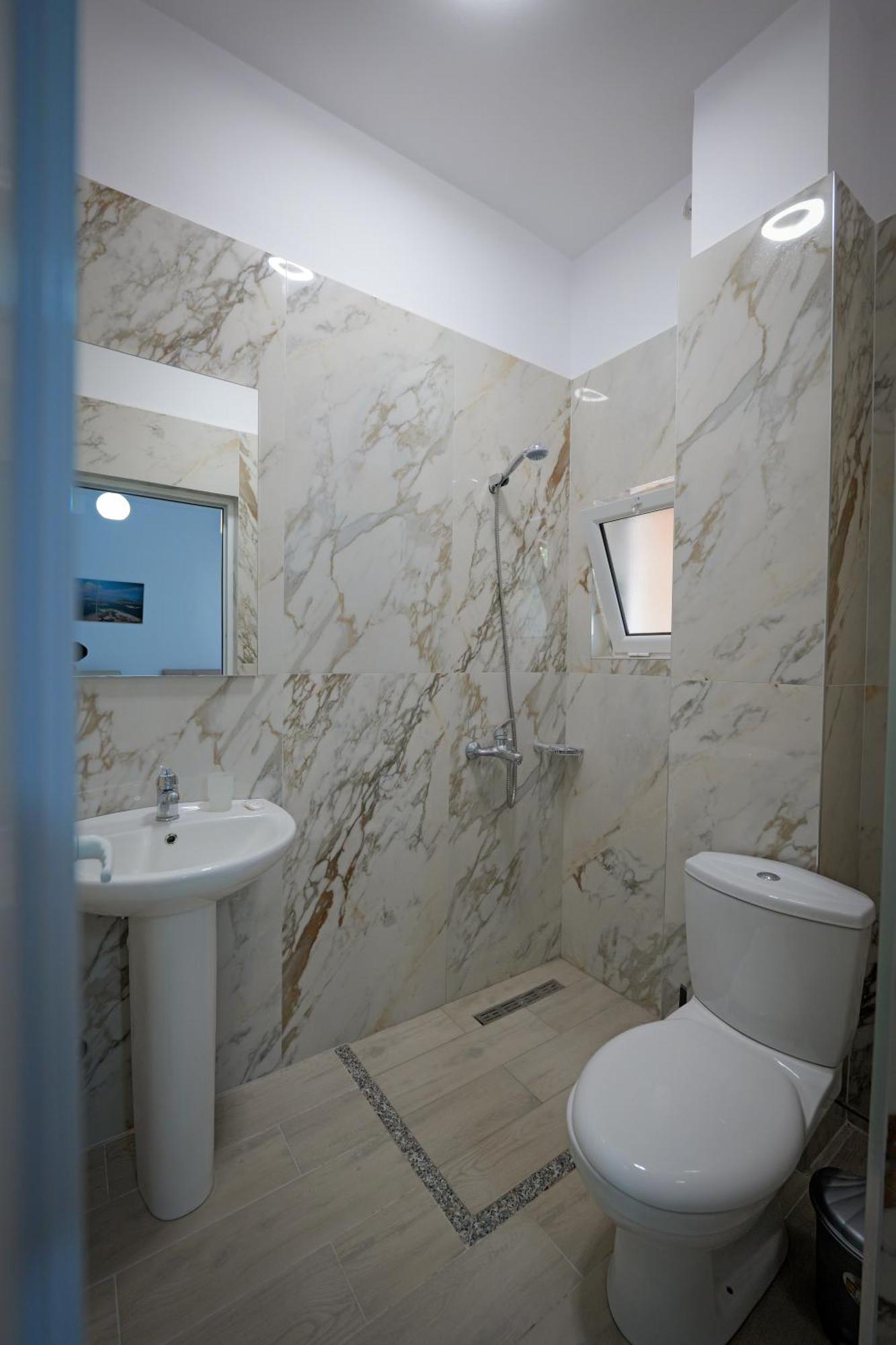 Veliaj Hotel Ksamil